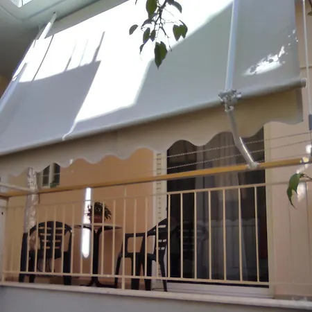 K7 House κέντρο καλαμάτας * カラマタ